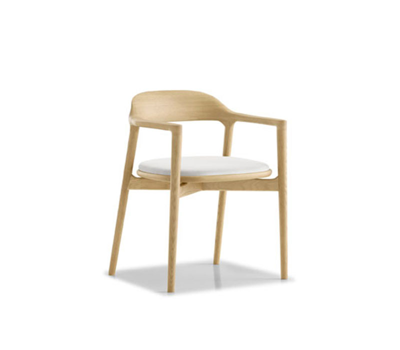 Bernhar*t Neve Chair